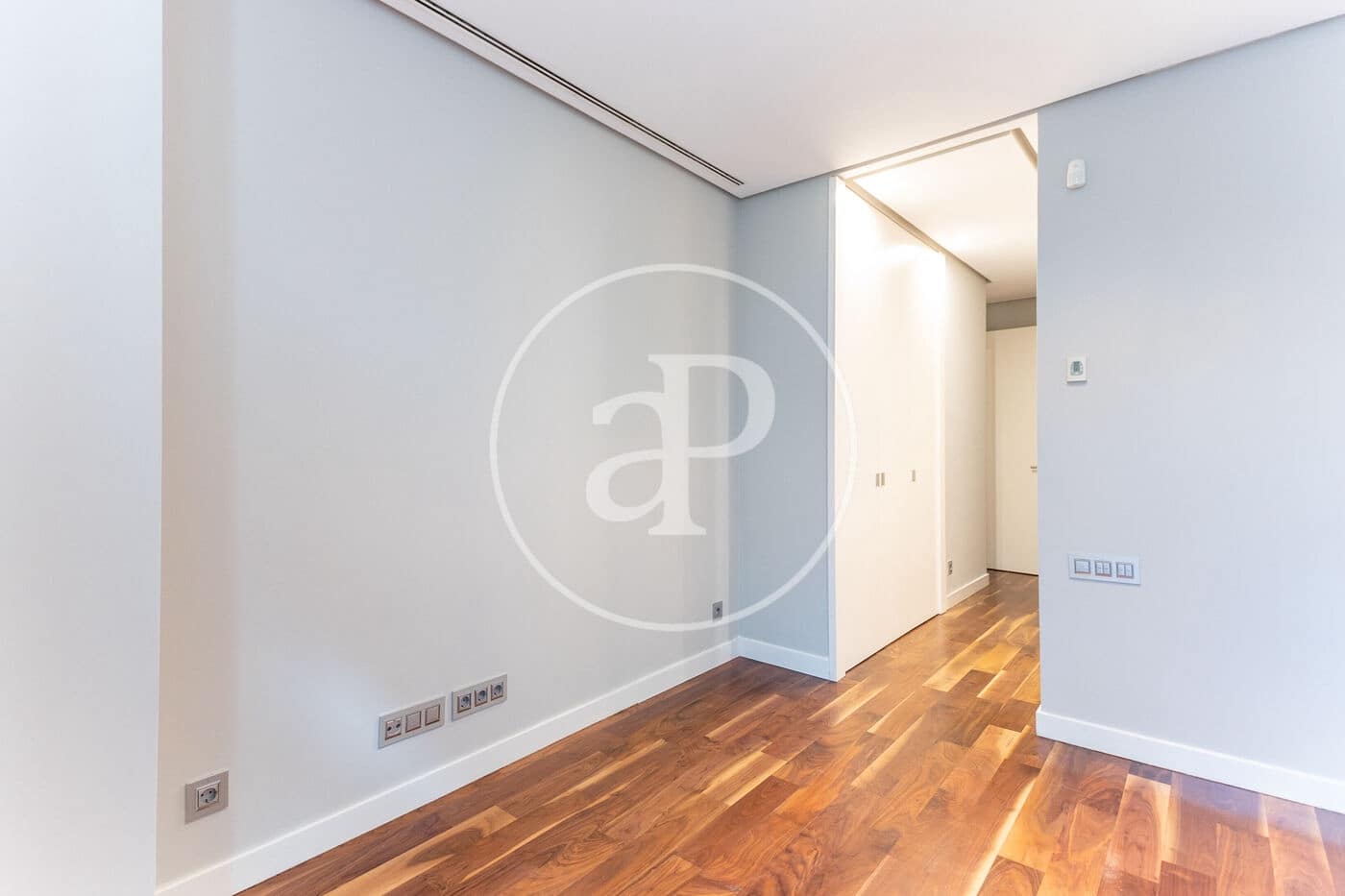 2 sypialnia Apartament do wynajęcia w Miasto Walencja - 2 500 € (Ref: 9112589)