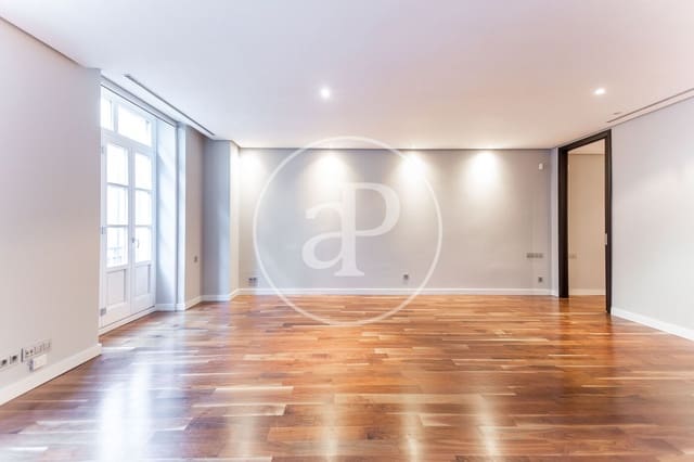 Appartement de 2 chambres à louer à Sant Francesc, Valence ville - 2 500 € (Ref: 9112589)