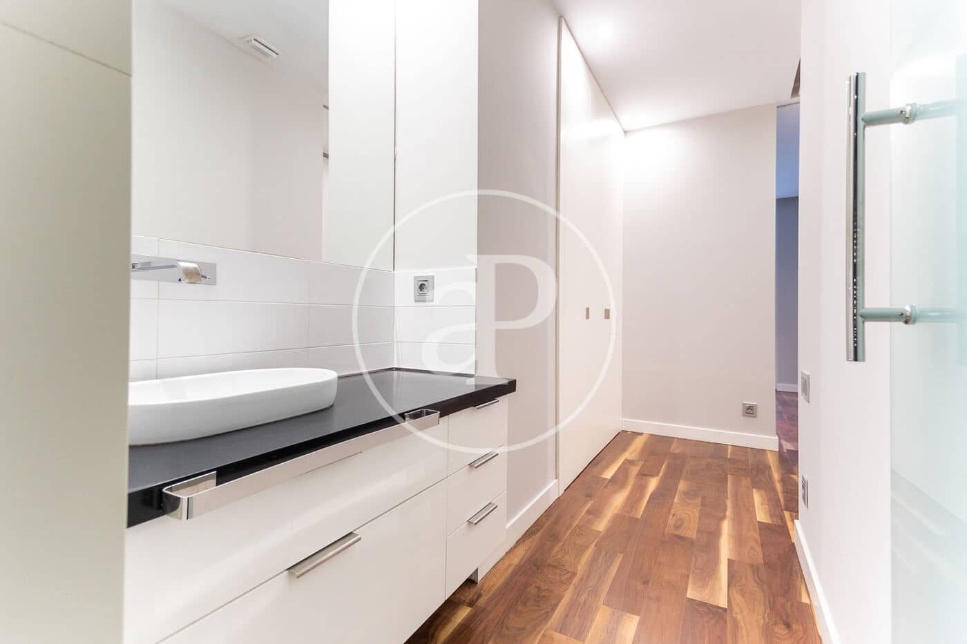 2 sypialnia Apartament do wynajęcia w Miasto Walencja - 2 500 € (Ref: 9112589)