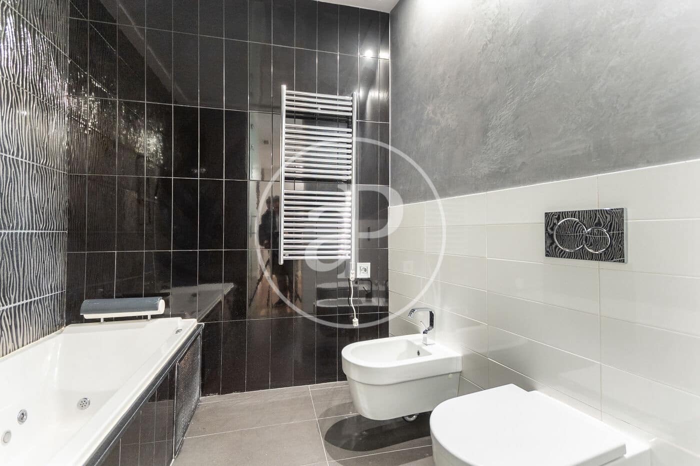 2 sypialnia Apartament do wynajęcia w Miasto Walencja - 2 500 € (Ref: 9112589)