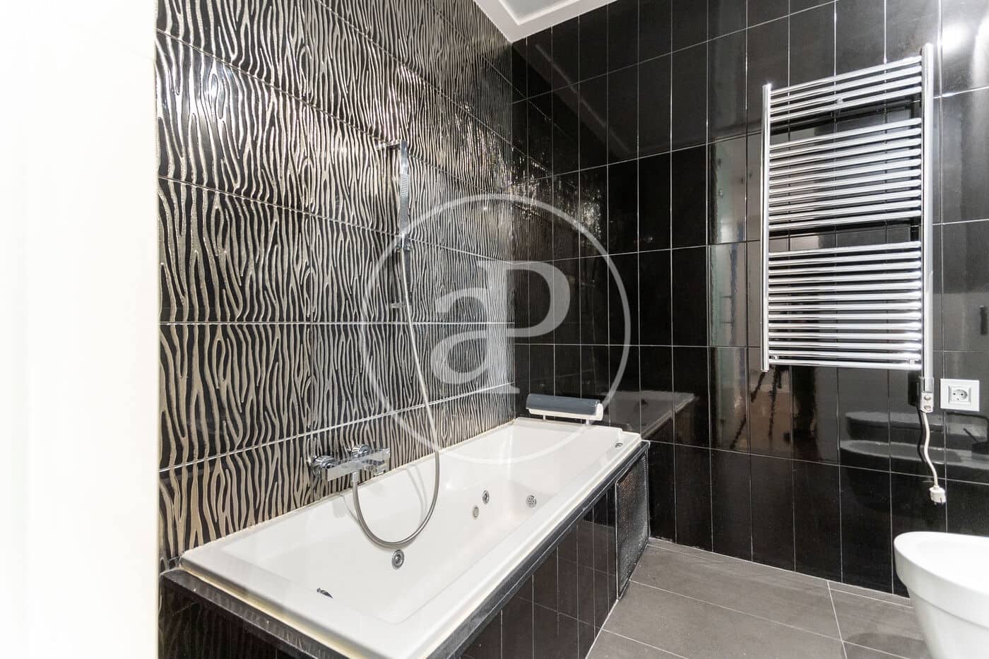 2 sypialnia Apartament do wynajęcia w Miasto Walencja - 2 500 € (Ref: 9112589)