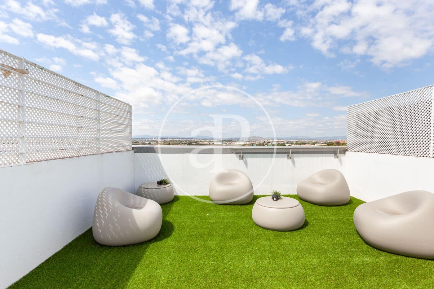 Penthouse de 1 chambre à louer à Valence ville - 1 700 € (Ref: 9112598)