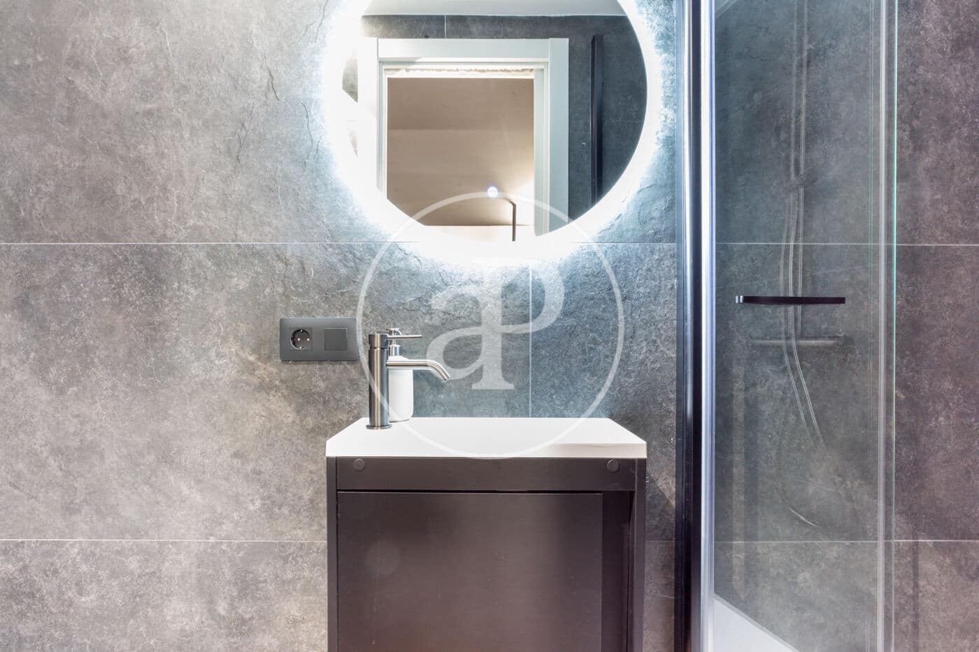 Penthouse de 1 chambre à louer à Valence ville - 1 700 € (Ref: 9112598)