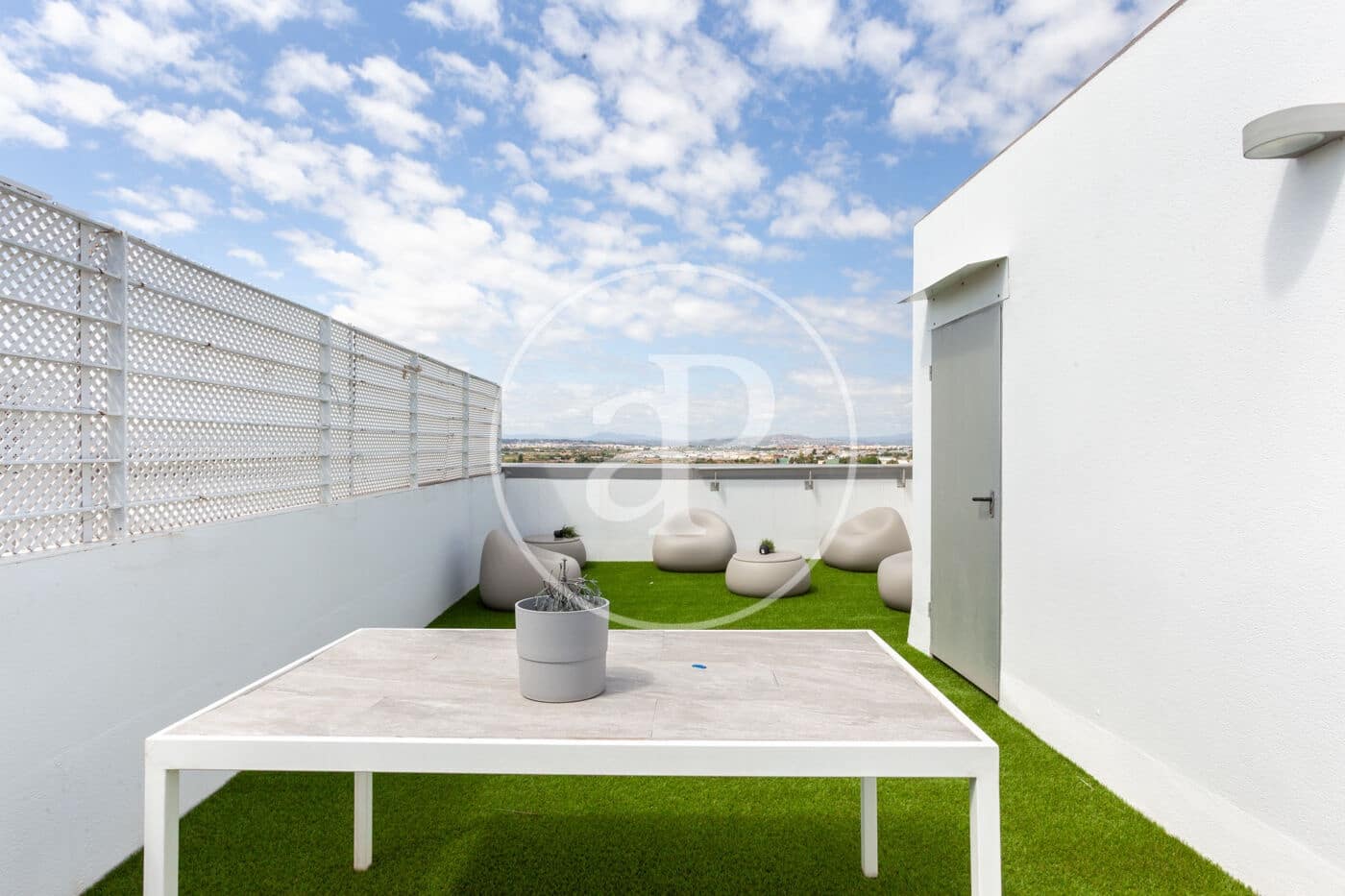 Penthouse de 1 chambre à louer à Valence ville - 1 700 € (Ref: 9112598)