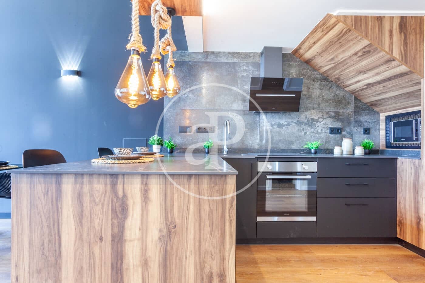 Penthouse de 1 chambre à louer à Valence ville - 1 700 € (Ref: 9112598)