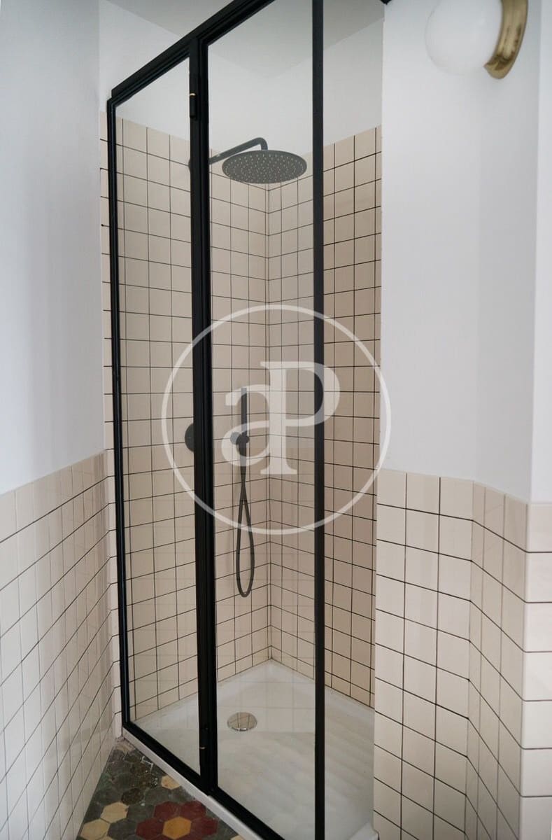 1 soveværelse Lejlighed til leje i Valencia by - € 1.100 (Ref: 9116357)