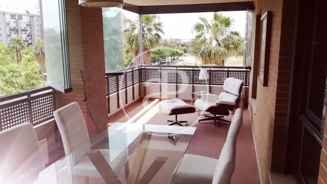 3 soveværelse Lejlighed til leje i Sant Pau, Valencia by med swimmingpool - € 2.000 (Ref: 9116359)