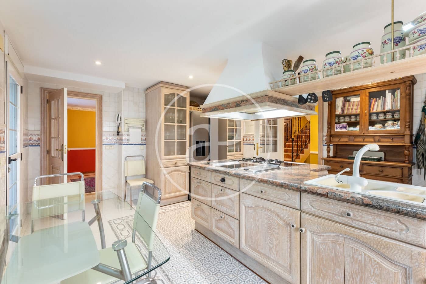 5 bedroom Villa for sale in Chiva - € 890,000 (Ref: 9118984)