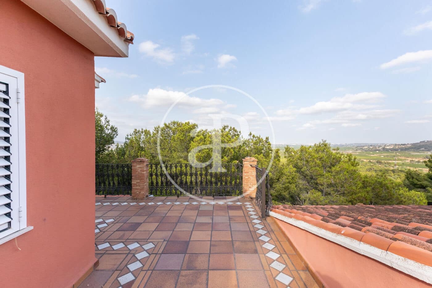 5 bedroom Villa for sale in Chiva - € 890,000 (Ref: 9118984)