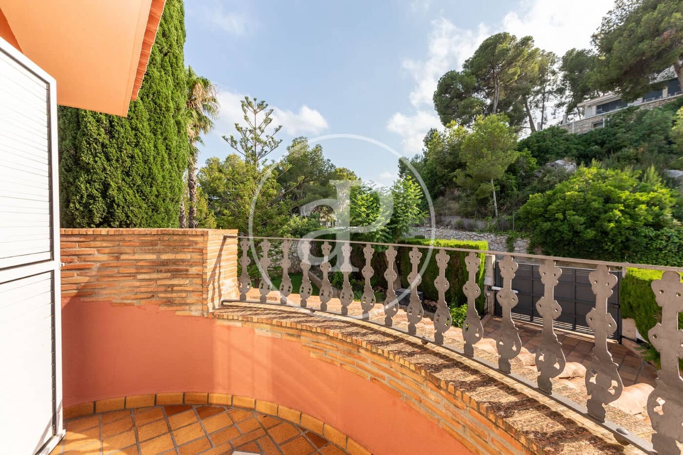 5 bedroom Villa for sale in Chiva - € 890,000 (Ref: 9118984)