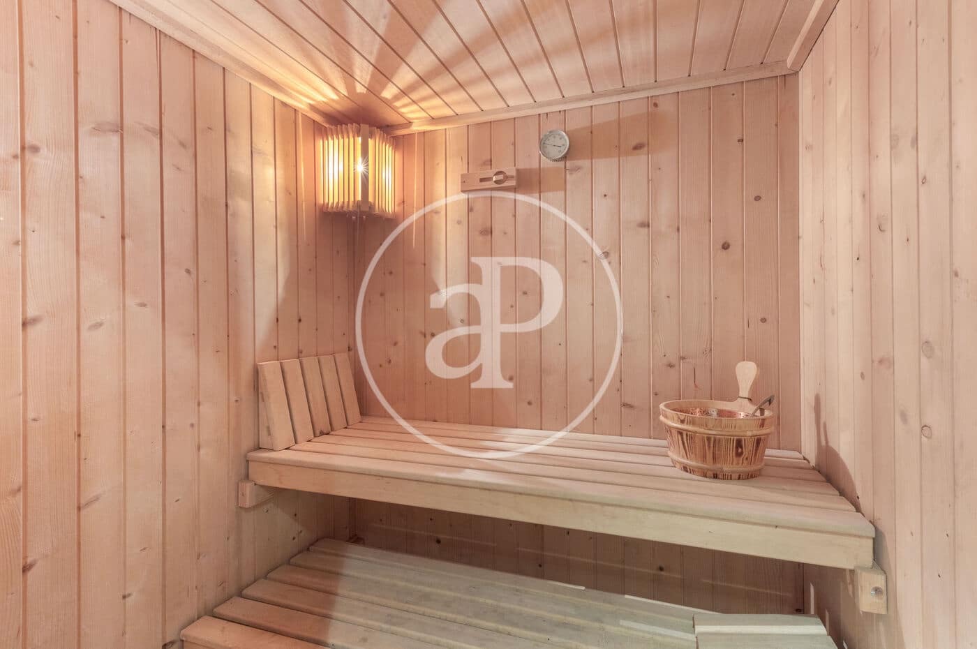 5 bedroom Villa for sale in Chiva - € 890,000 (Ref: 9118984)