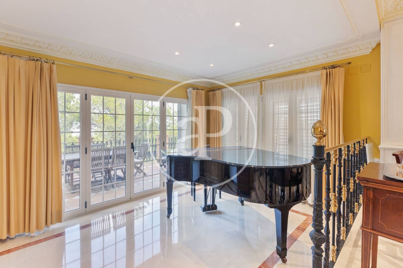 5 bedroom Villa for sale in Chiva - € 890,000 (Ref: 9118984)