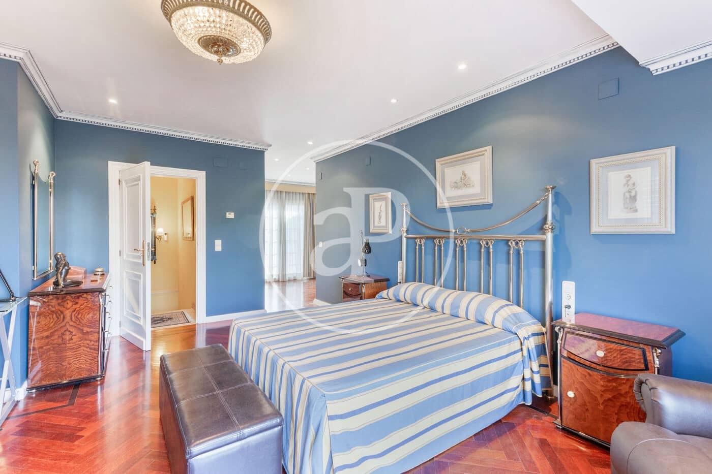 5 bedroom Villa for sale in Chiva - € 890,000 (Ref: 9118984)