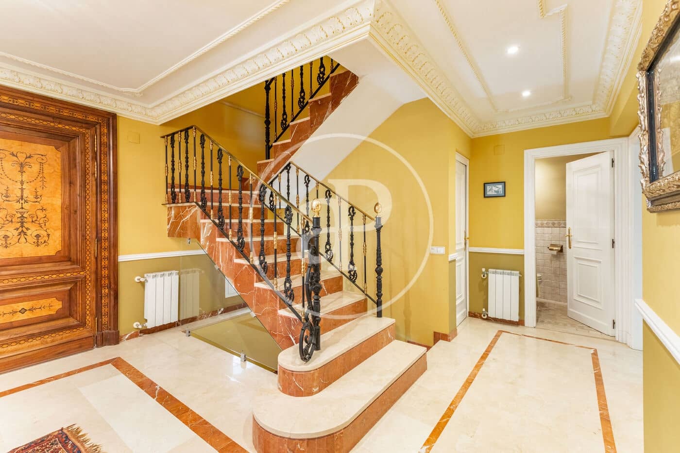 5 bedroom Villa for sale in Chiva - € 890,000 (Ref: 9118984)