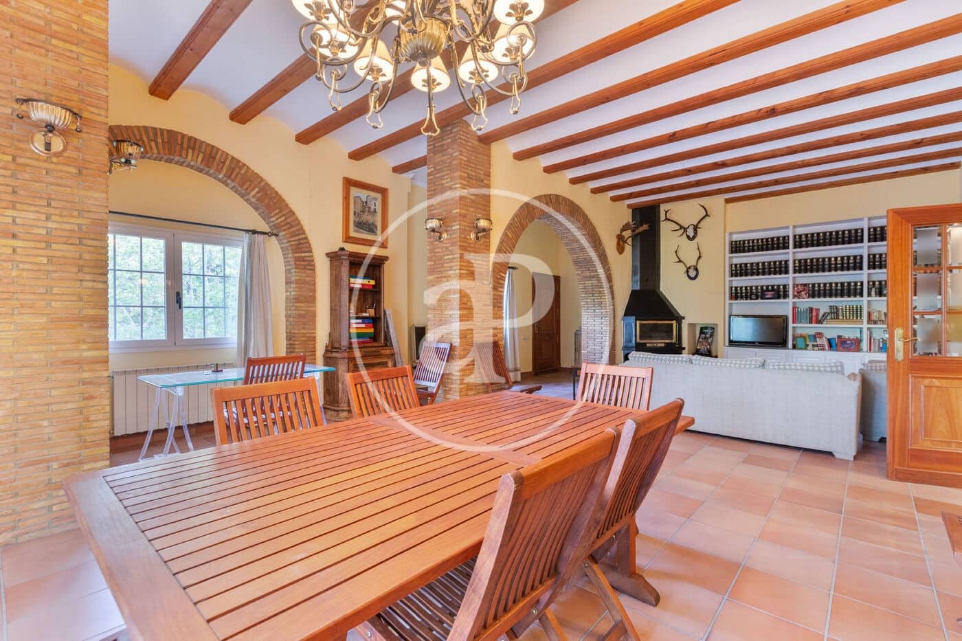 5 bedroom Villa for sale in Chiva - € 890,000 (Ref: 9118984)