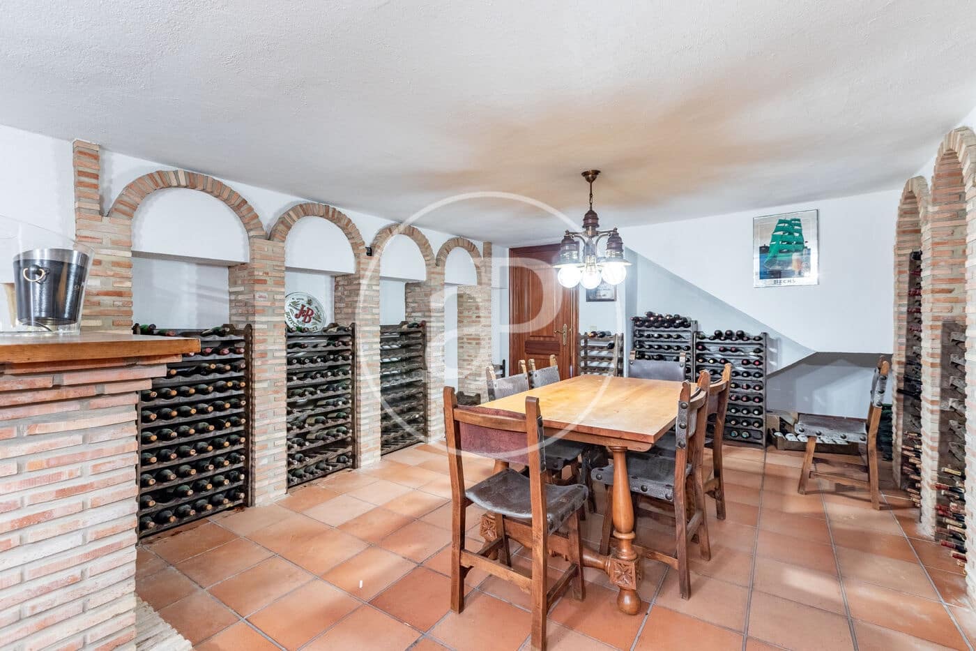 5 bedroom Villa for sale in Chiva - € 890,000 (Ref: 9118984)