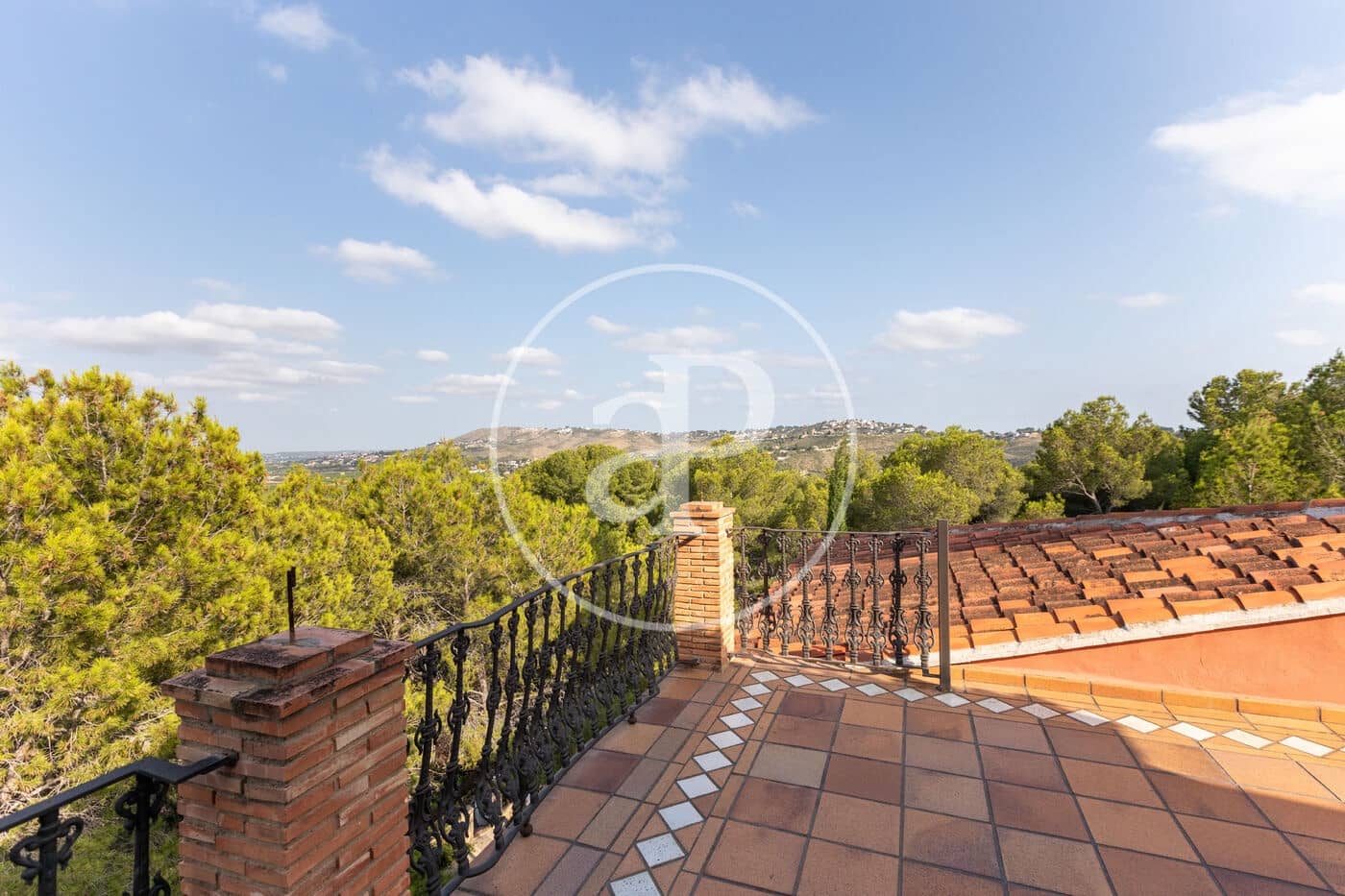 5 bedroom Villa for sale in Chiva - € 890,000 (Ref: 9118984)