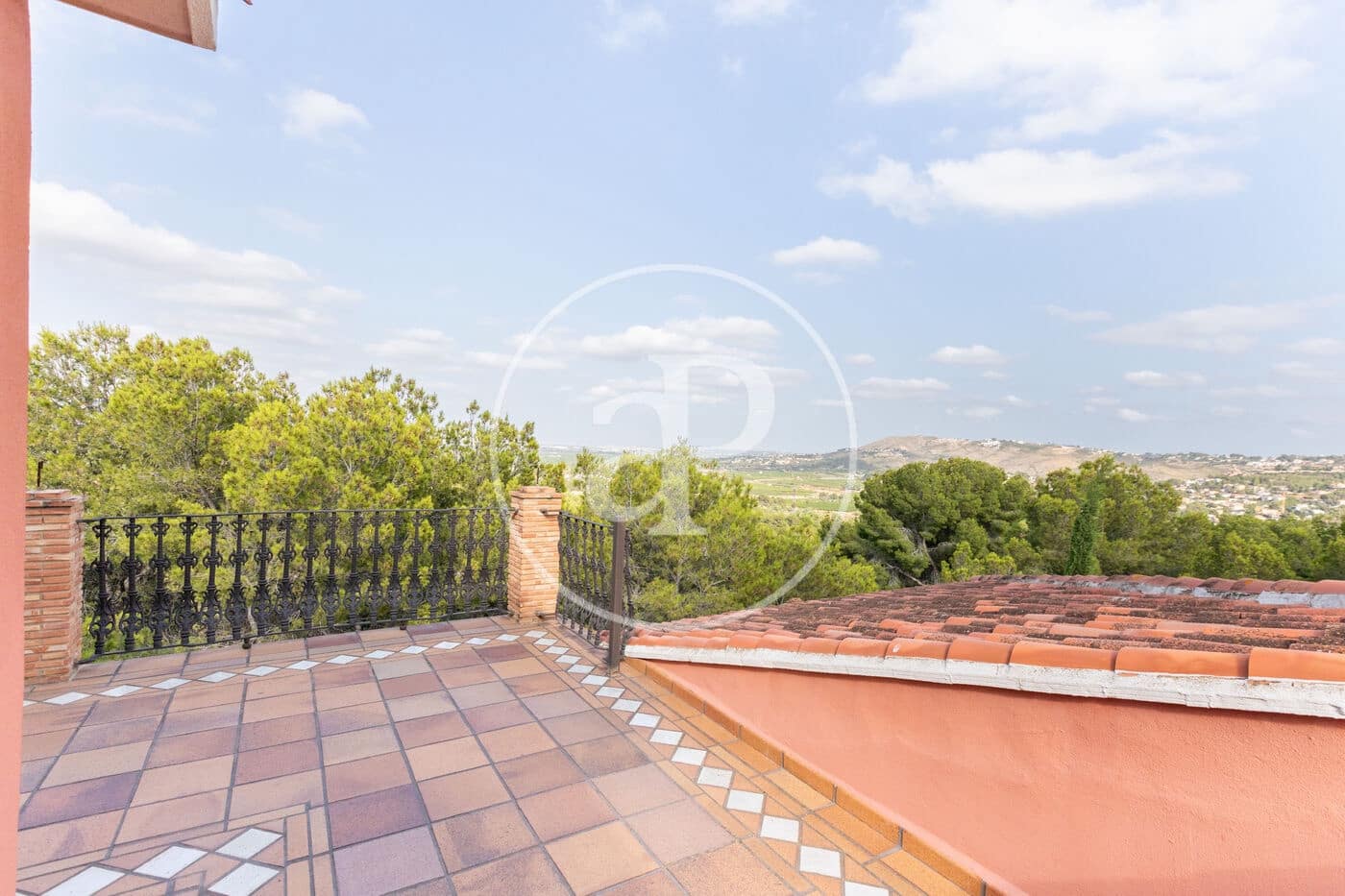 5 bedroom Villa for sale in Chiva - € 890,000 (Ref: 9118984)