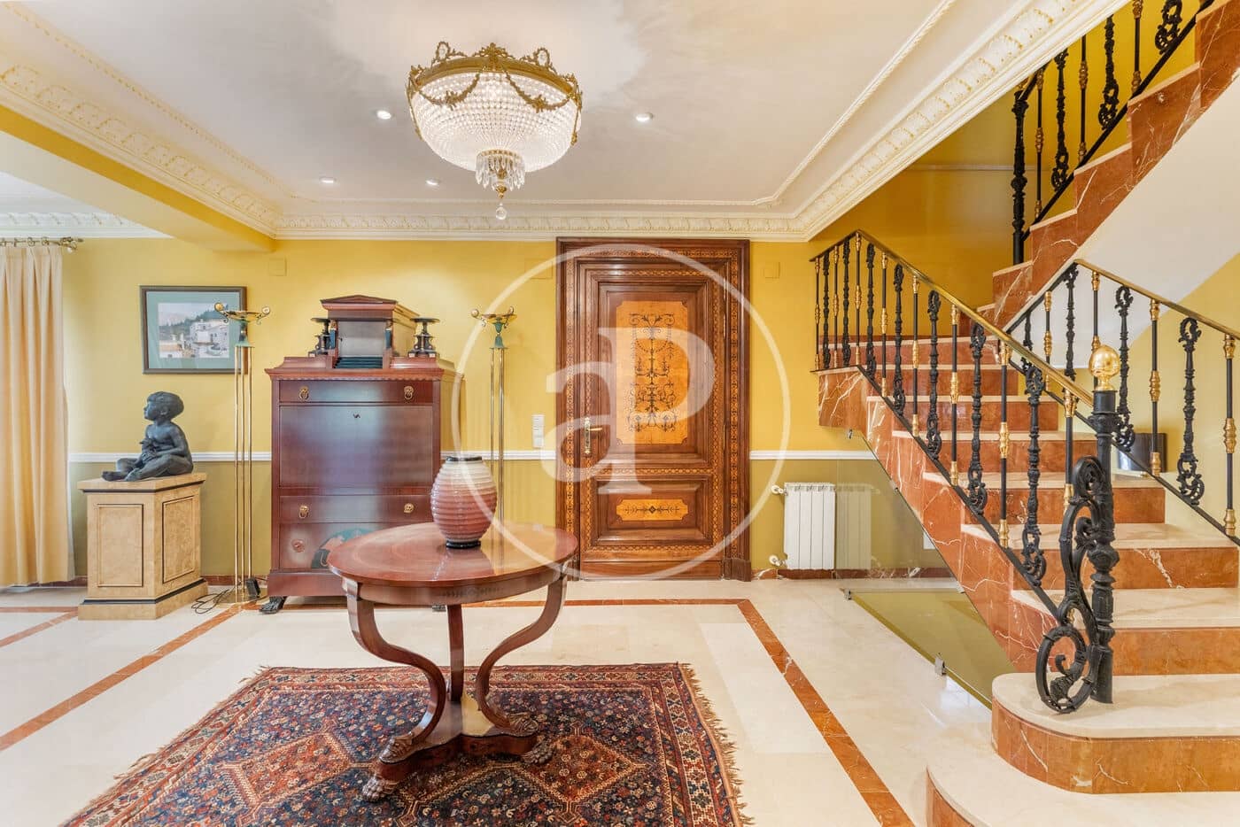 5 bedroom Villa for sale in Chiva - € 890,000 (Ref: 9118984)