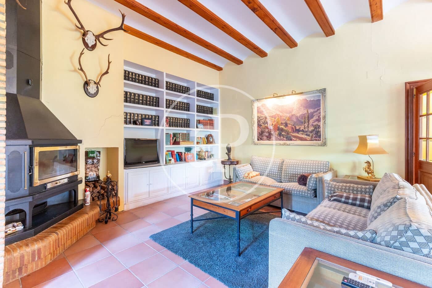 5 bedroom Villa for sale in Chiva - € 890,000 (Ref: 9118984)