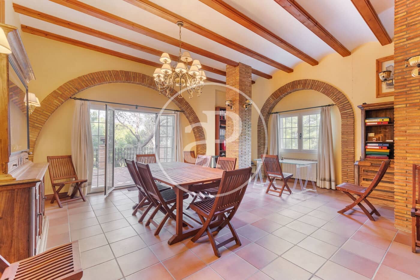 5 bedroom Villa for sale in Chiva - € 890,000 (Ref: 9118984)