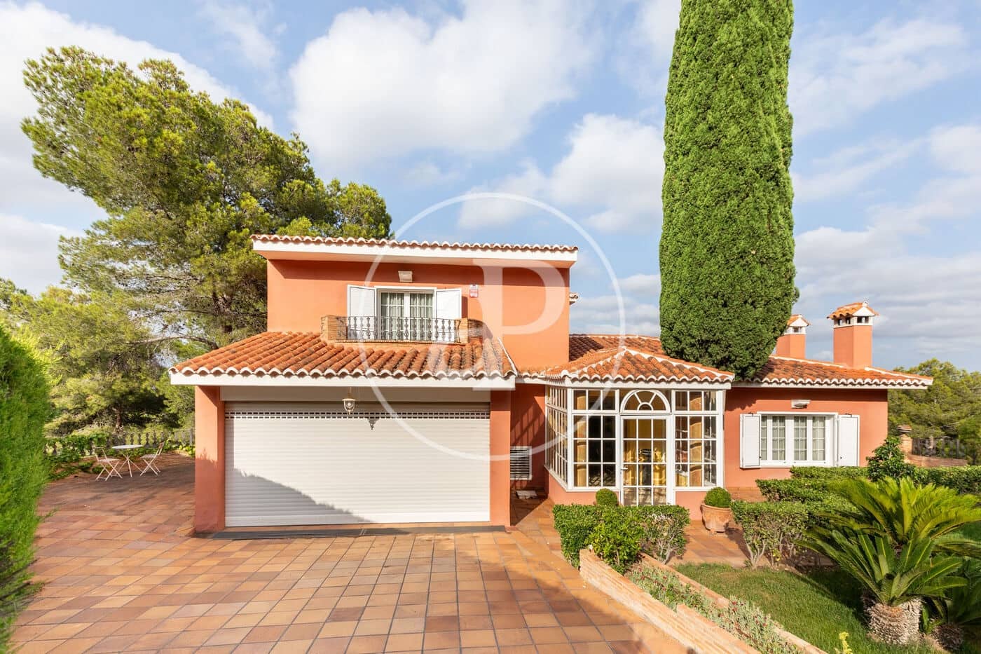 5 bedroom Villa for sale in Chiva - € 890,000 (Ref: 9118984)