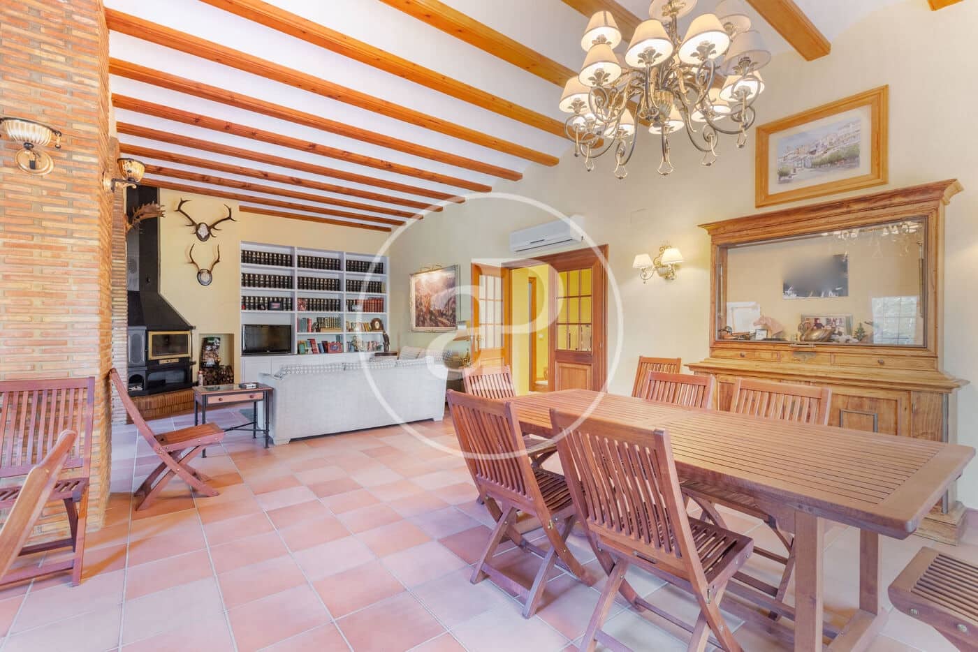 5 bedroom Villa for sale in Chiva - € 890,000 (Ref: 9118984)