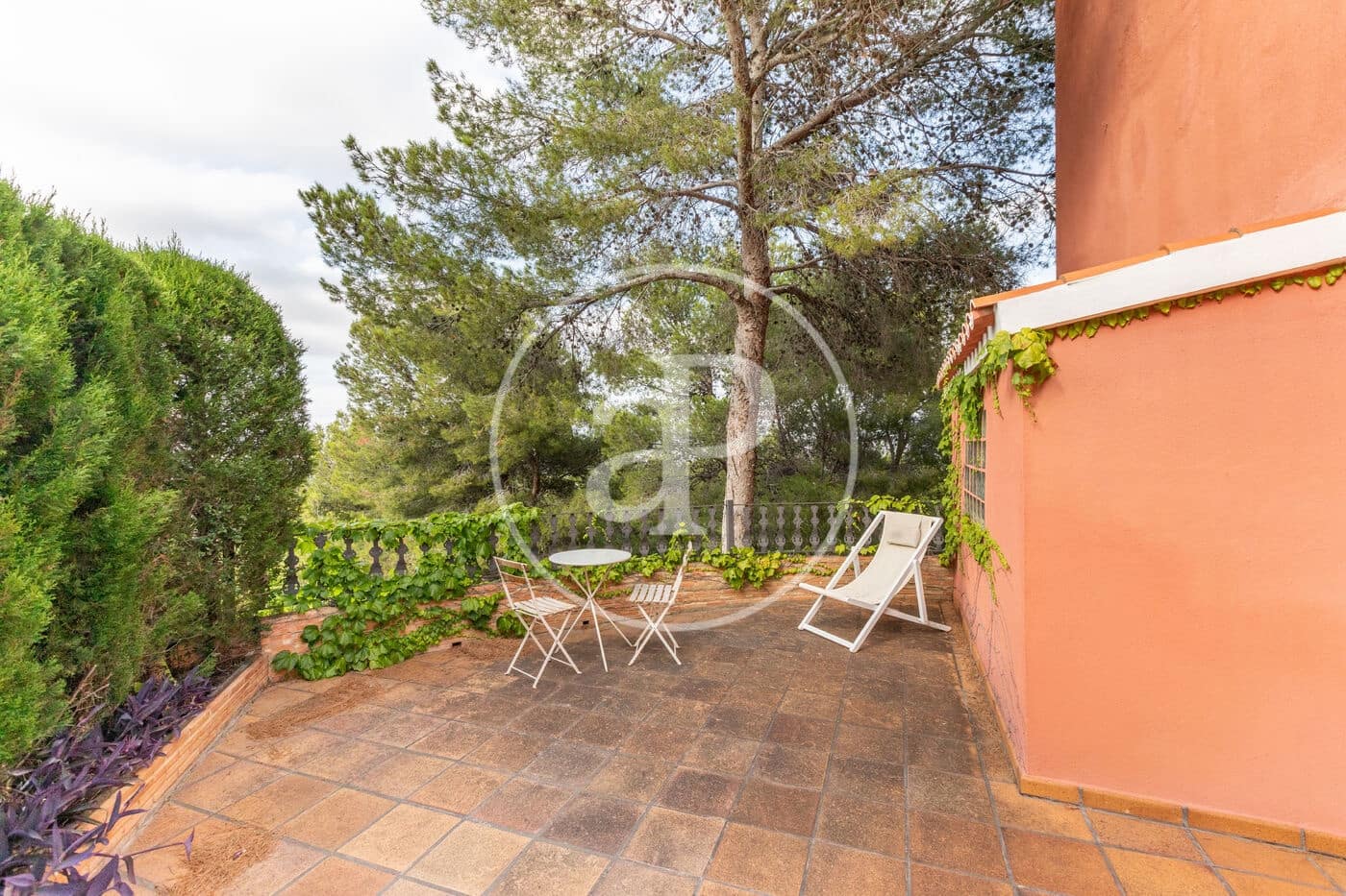 5 bedroom Villa for sale in Chiva - € 890,000 (Ref: 9118984)