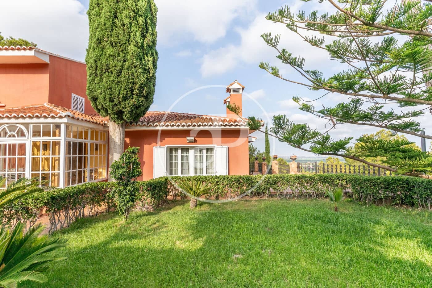 5 bedroom Villa for sale in Chiva - € 890,000 (Ref: 9118984)