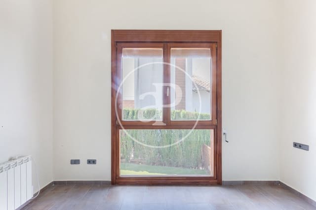 4 sypialnia Willa do wynajęcia w Chiva z basenem - 2 300 € (Ref: 9126918)