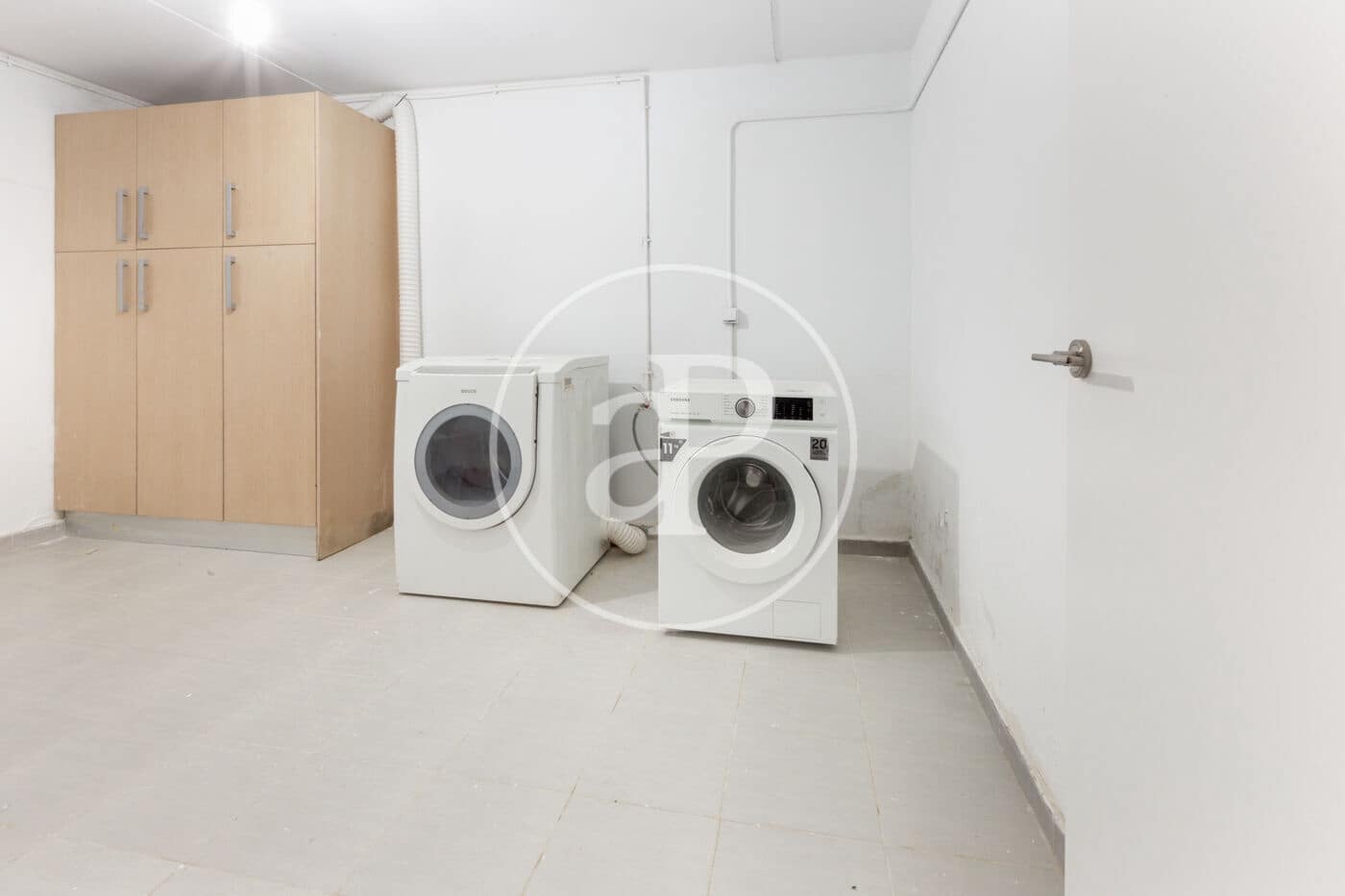 4 sypialnia Willa do wynajęcia w Chiva z basenem - 2 300 € (Ref: 9126918)