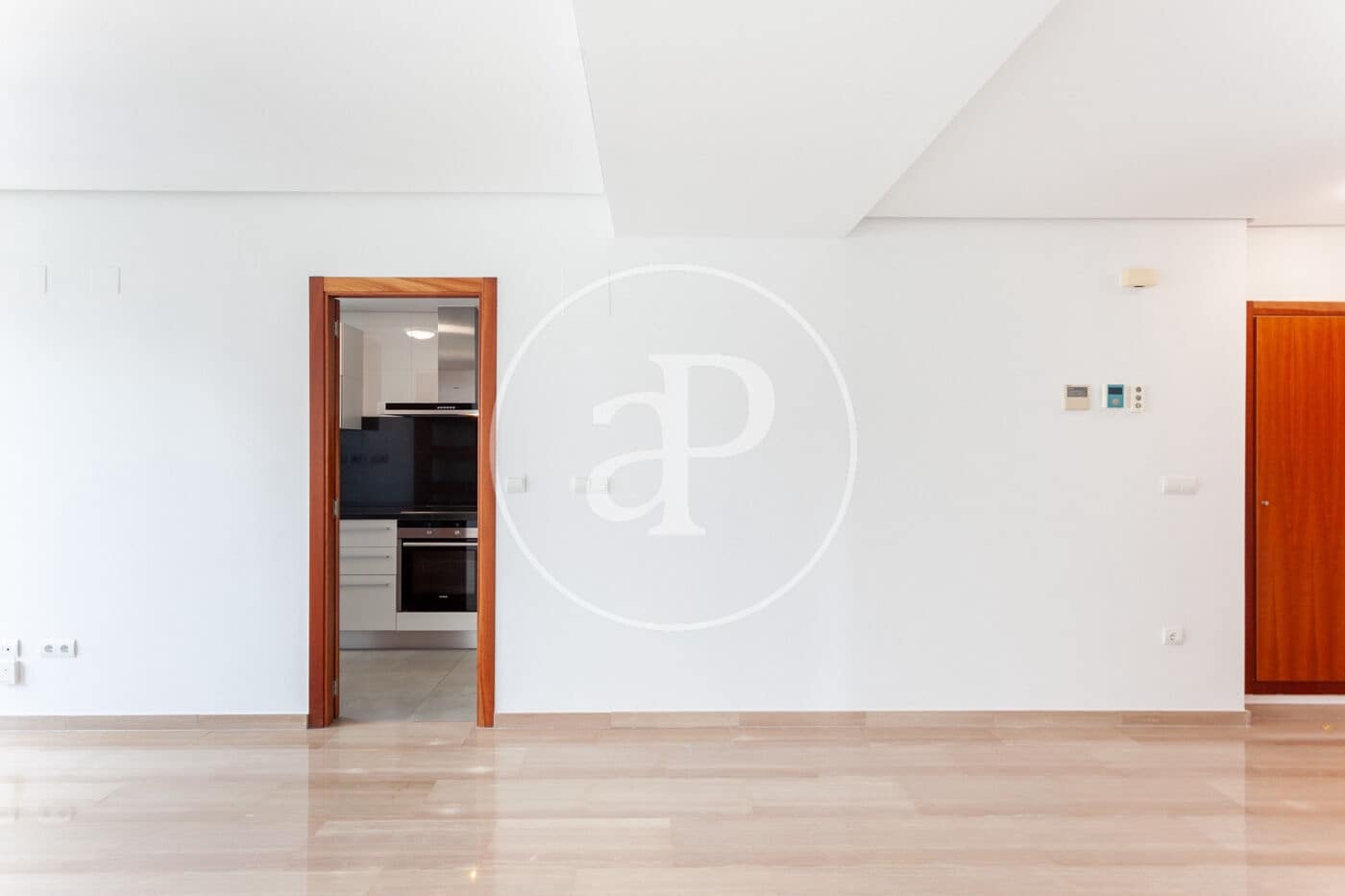 2 slaapkamer Appartement te huur in Valencia stad met zwembad - € 1.750 (Ref: 9128584)