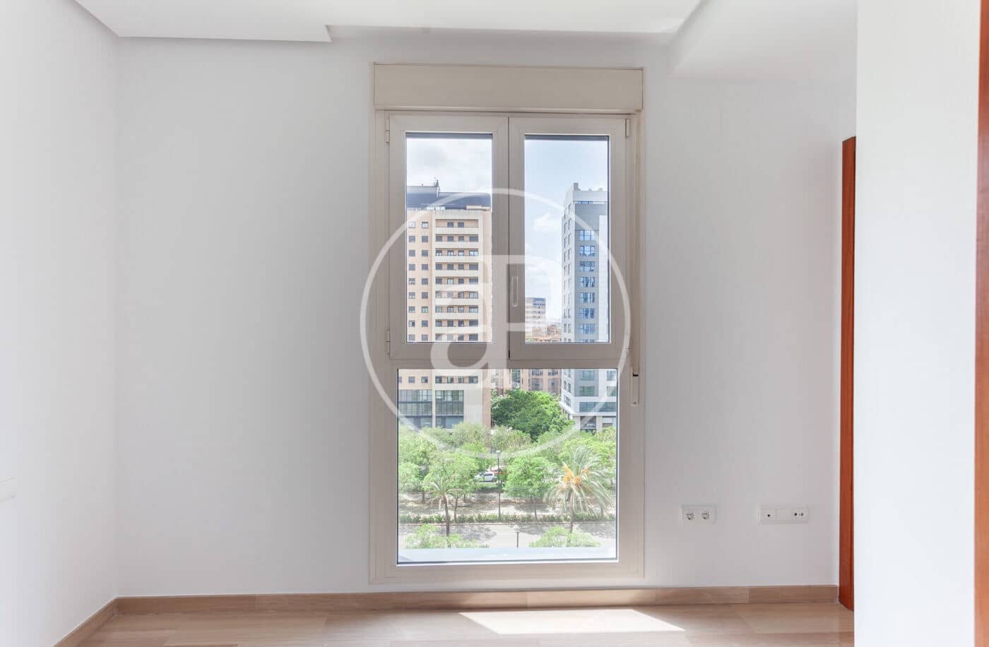 2 slaapkamer Appartement te huur in Valencia stad met zwembad - € 1.750 (Ref: 9128584)