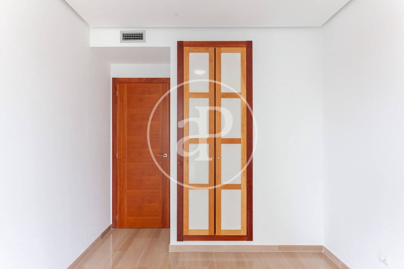 2 slaapkamer Appartement te huur in Valencia stad met zwembad - € 1.750 (Ref: 9128584)