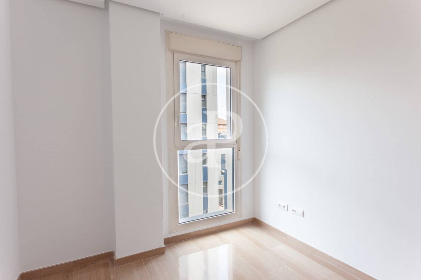 2 slaapkamer Appartement te huur in Valencia stad met zwembad - € 1.750 (Ref: 9128584)