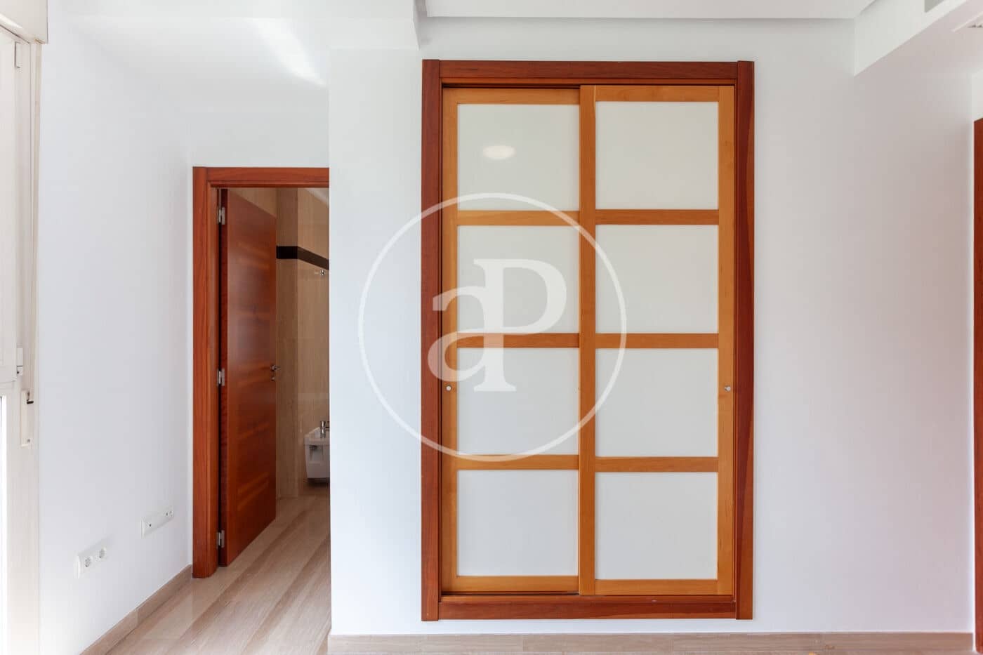 2 slaapkamer Appartement te huur in Valencia stad met zwembad - € 1.750 (Ref: 9128584)