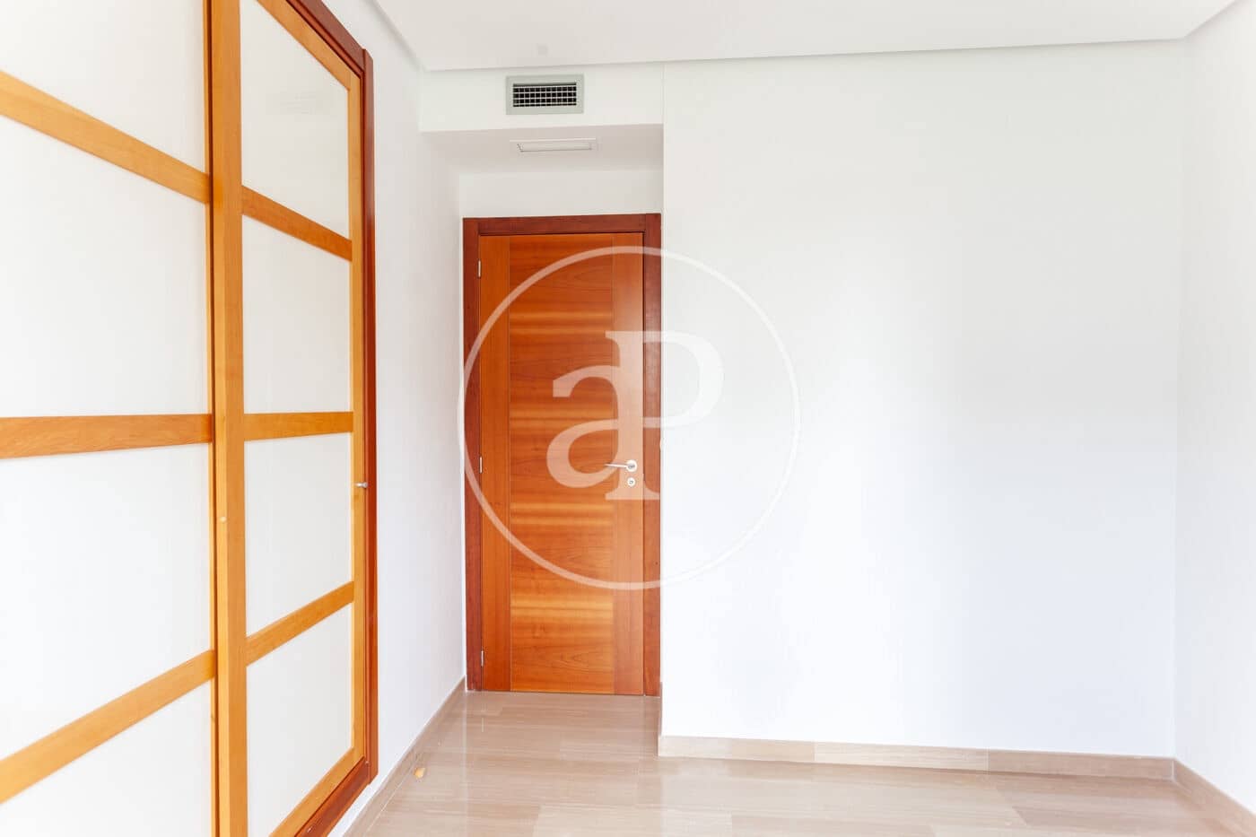 2 slaapkamer Appartement te huur in Valencia stad met zwembad - € 1.750 (Ref: 9128584)