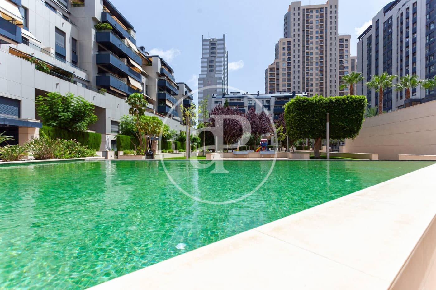 2 slaapkamer Appartement te huur in Valencia stad met zwembad - € 1.750 (Ref: 9128584)