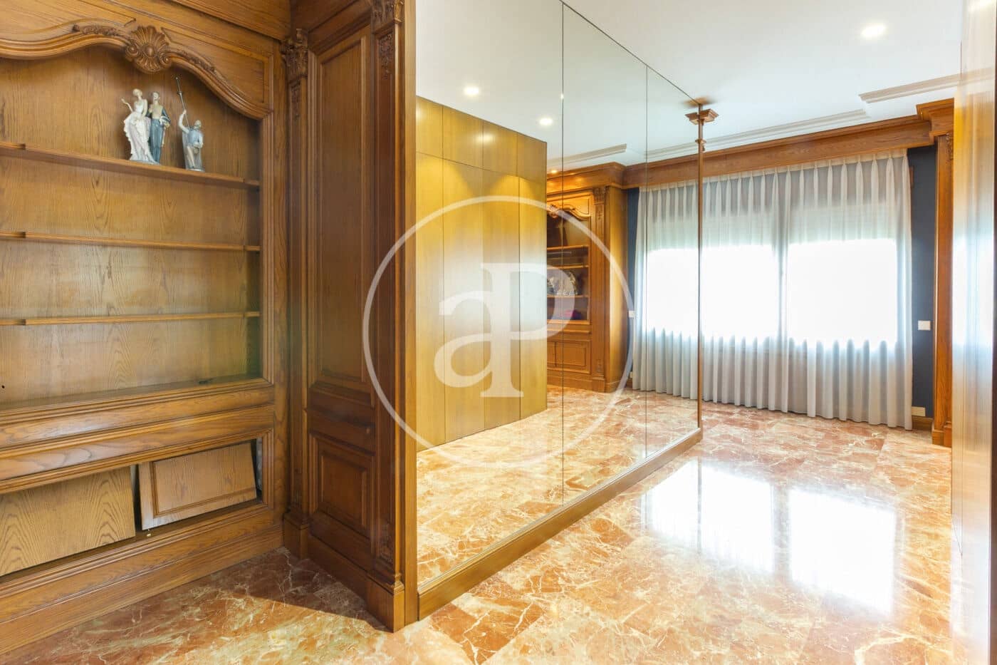 8 bedroom Villa for rent in Paterna with pool - € 8,500 (Ref: 9128588)