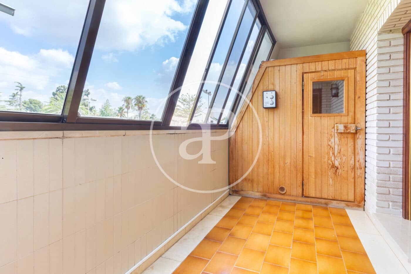 8 bedroom Villa for rent in Paterna with pool - € 8,500 (Ref: 9128588)