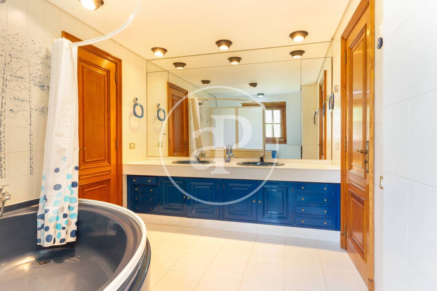 8 bedroom Villa for rent in Paterna with pool - € 8,500 (Ref: 9128588)