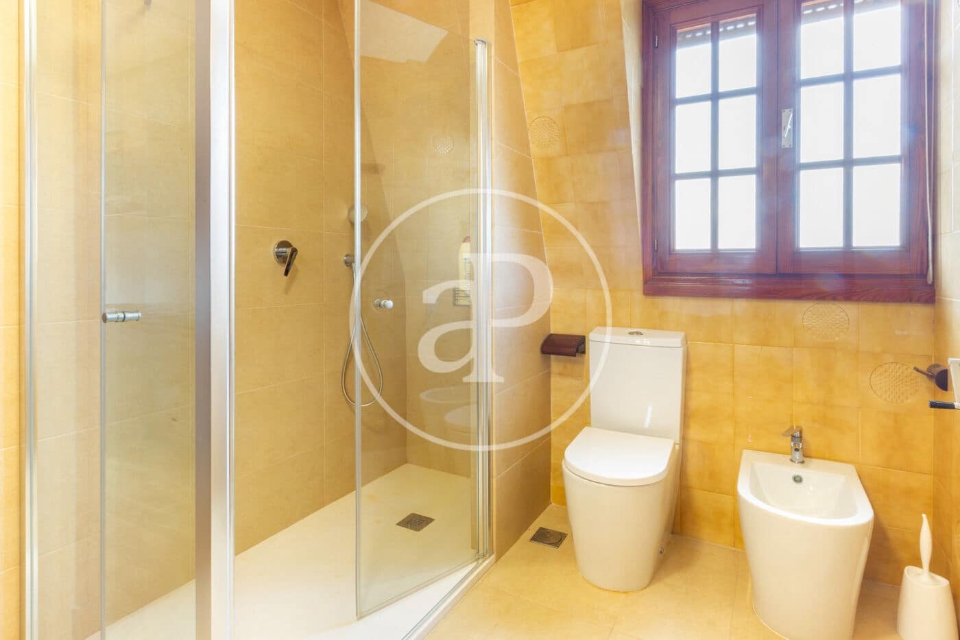 8 bedroom Villa for rent in Paterna with pool - € 8,500 (Ref: 9128588)