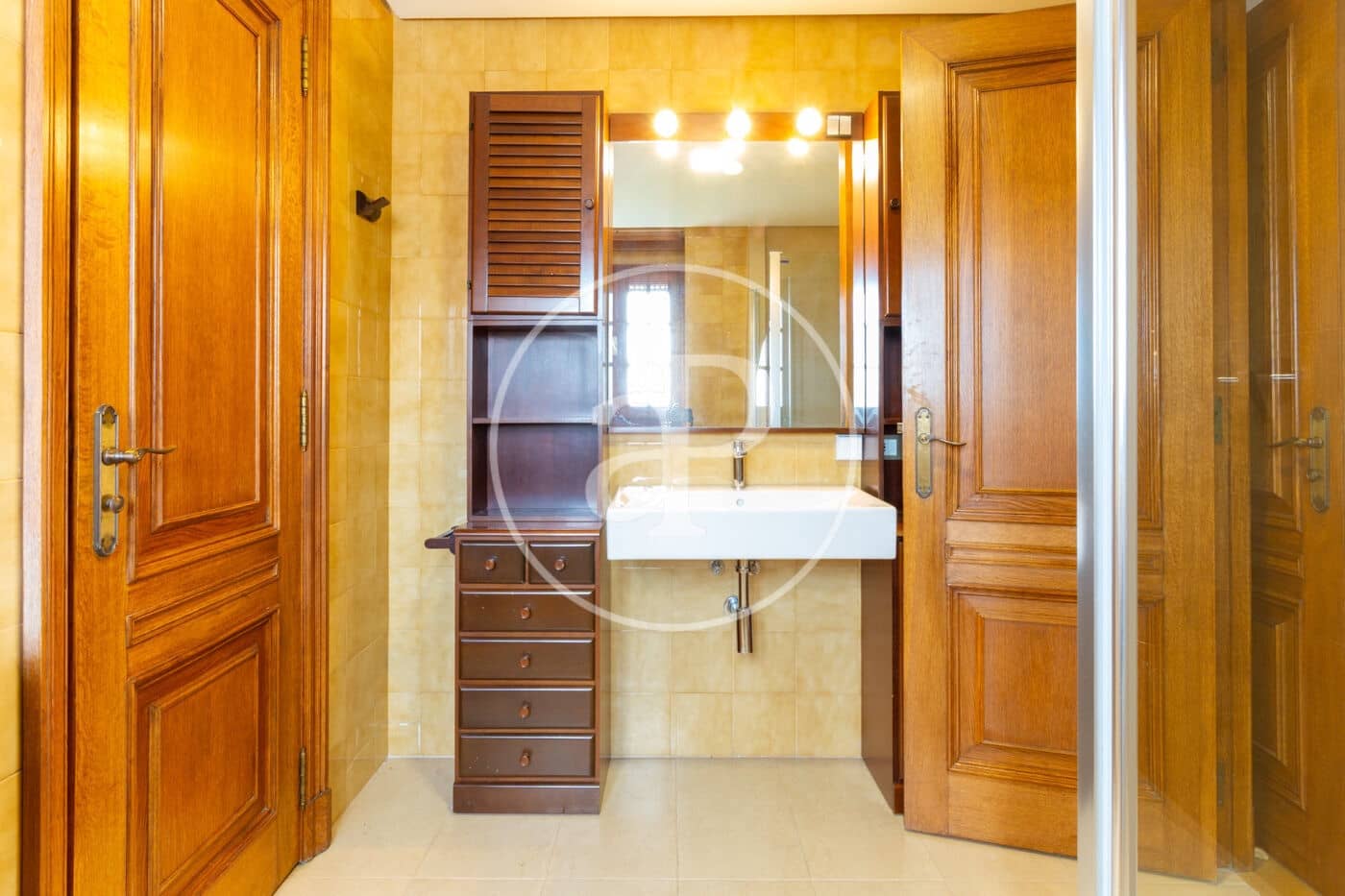 8 bedroom Villa for rent in Paterna with pool - € 8,500 (Ref: 9128588)