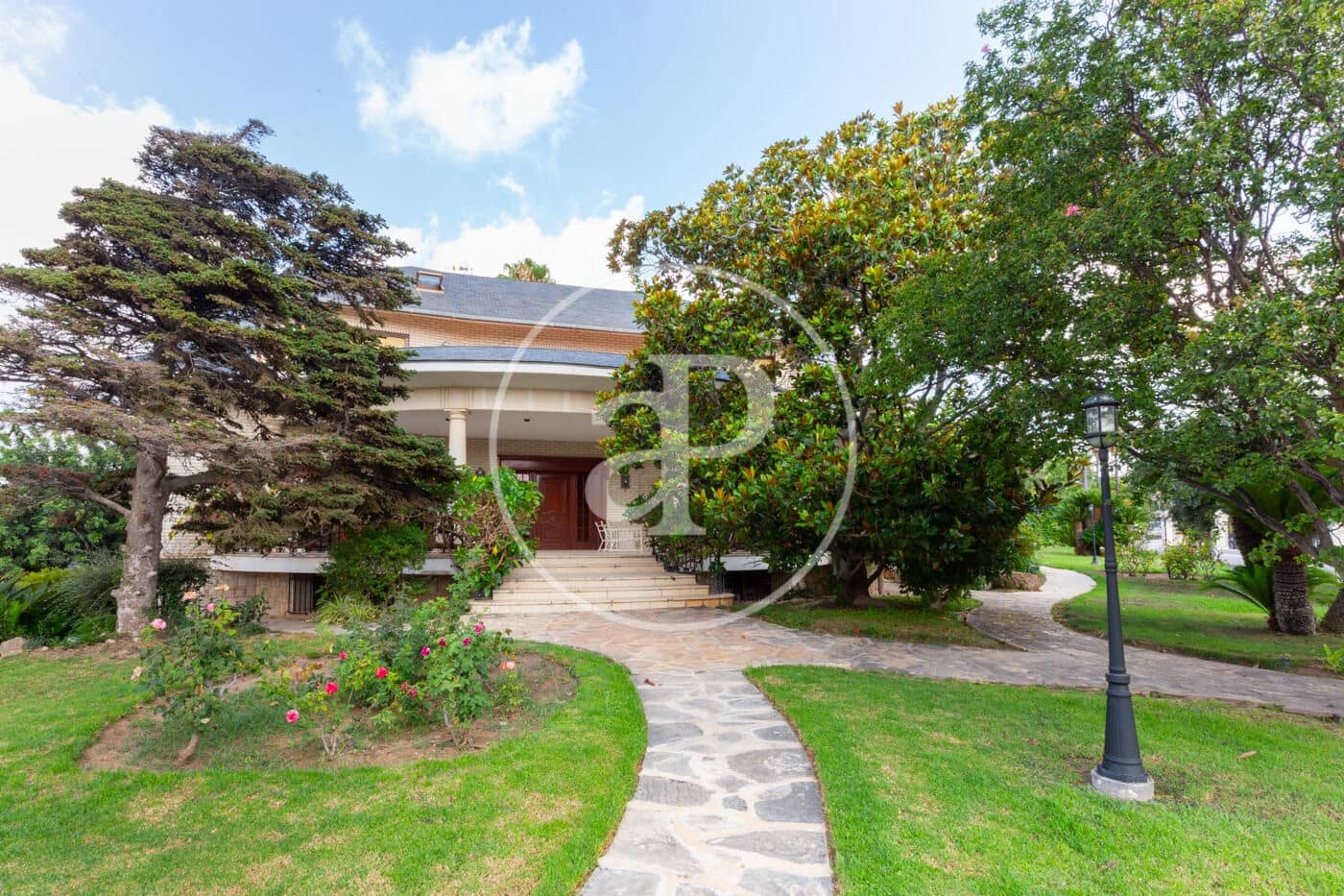 8 bedroom Villa for rent in Paterna with pool - € 8,500 (Ref: 9128588)