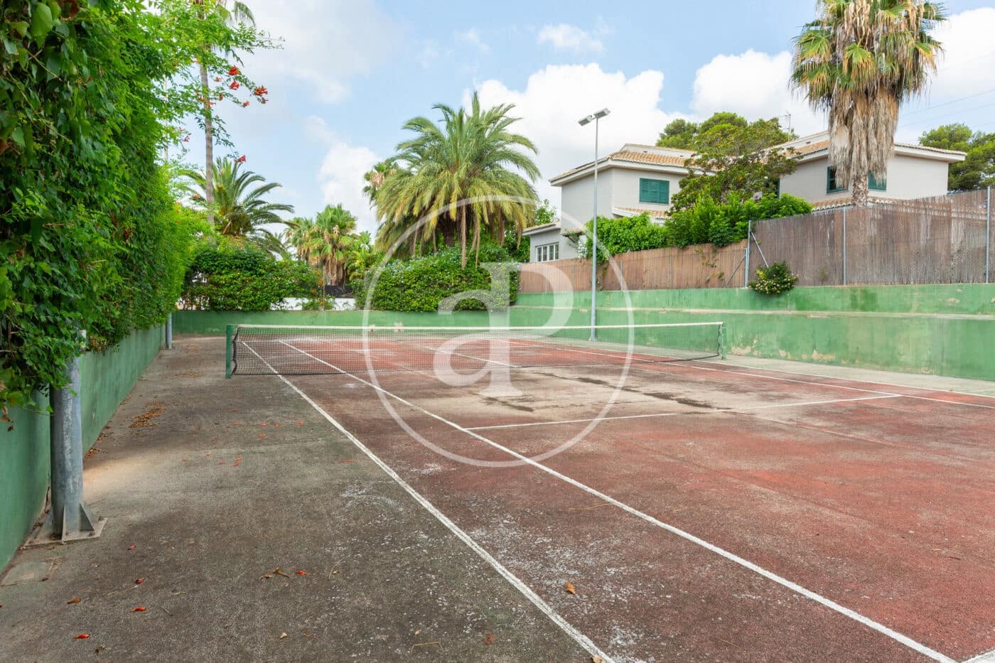 8 bedroom Villa for rent in Paterna with pool - € 8,500 (Ref: 9128588)