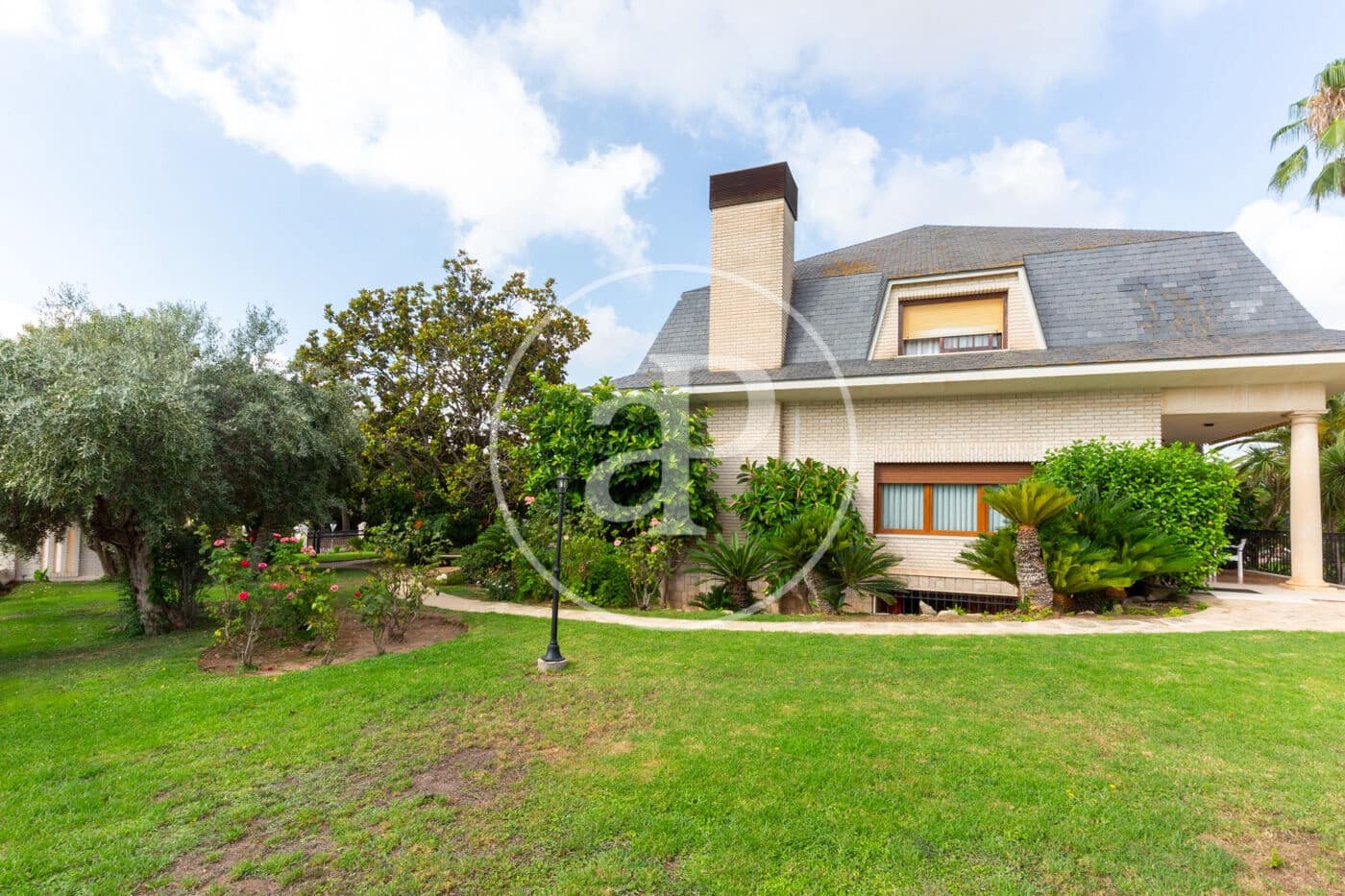 8 bedroom Villa for rent in Paterna with pool - € 8,500 (Ref: 9128588)