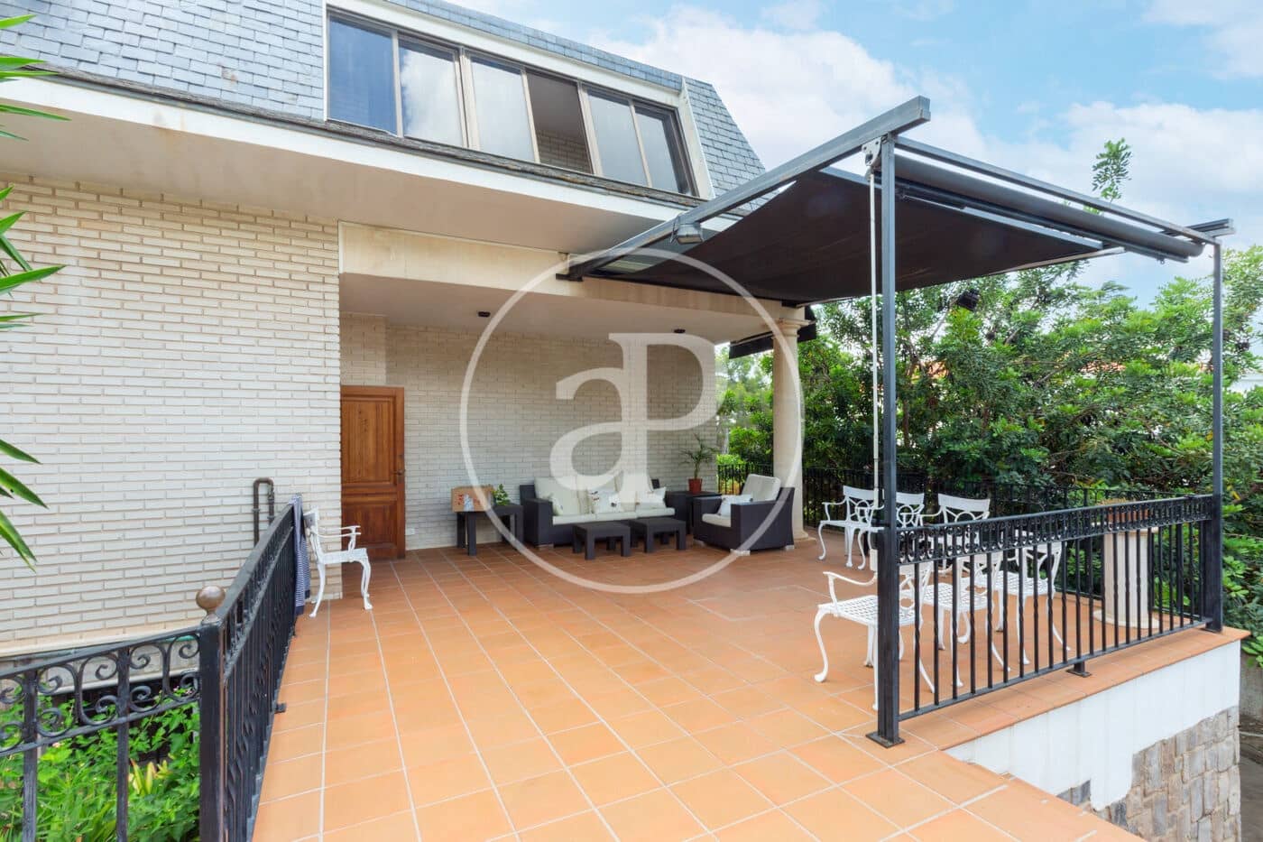 8 bedroom Villa for rent in Paterna with pool - € 8,500 (Ref: 9128588)