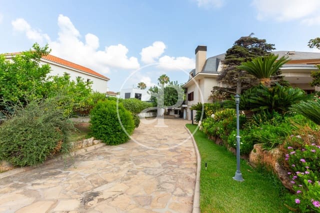 8 bedroom Villa for rent in Casas Verdes, Paterna with pool - € 8,500 (Ref: 9128588)