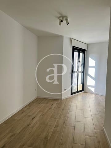 3 soveværelse Lejlighed til leje i Ciutat de les Arts i de les Ciencies, Valencia by med swimmingpool - € 2.800 (Ref: 9129984)