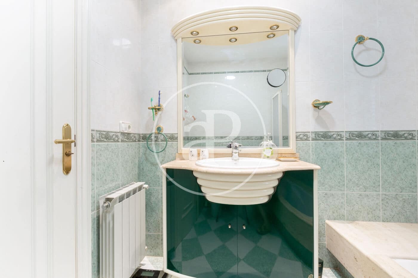 6 soverom Villa til salgs i Chiva med svømmebasseng - € 490 000 (Ref: 9132626)